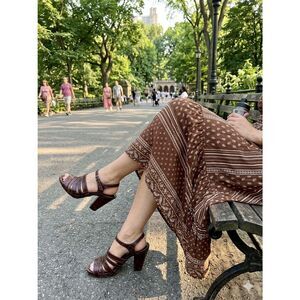 BARNEY’S NEW YORK Women’s 38 US 7.5 Brown Crocodile Platform Heels Sandals